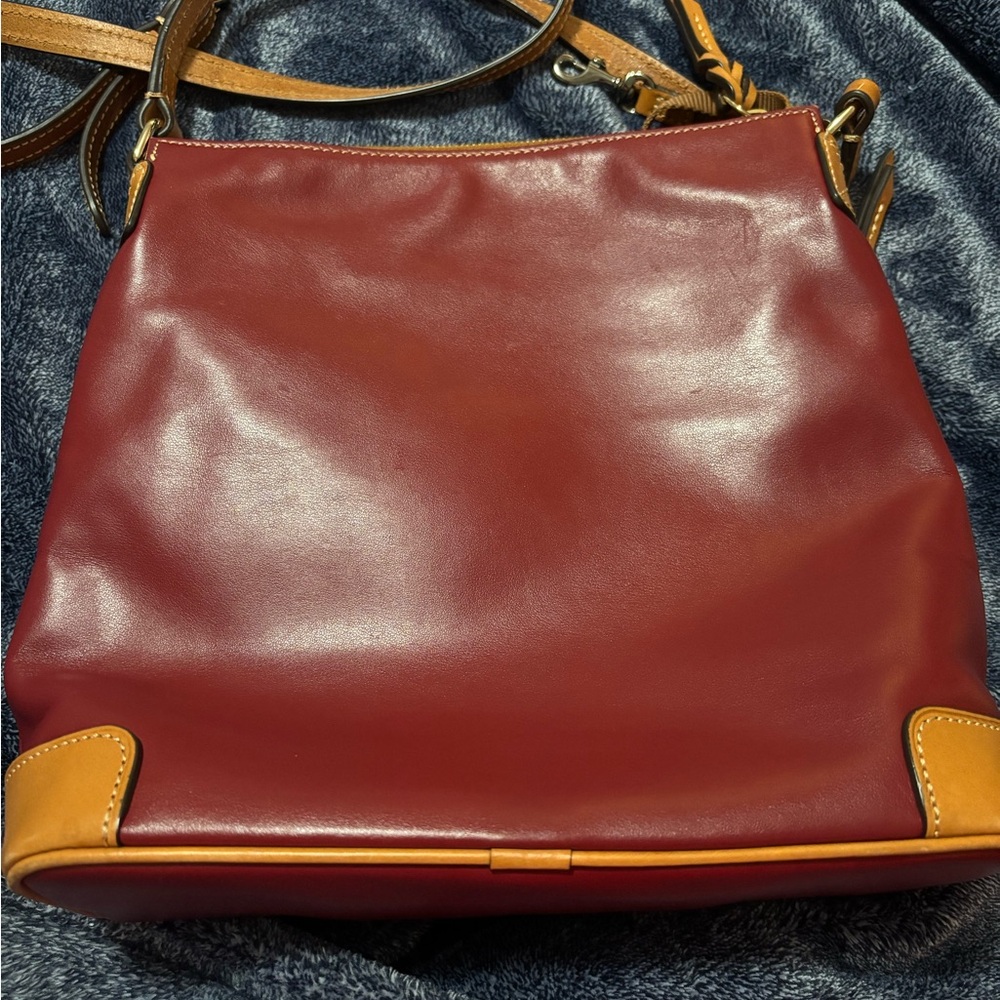Dooney & Bourke mulberry and Tan Crossbody Bag - Picture 2 of 13